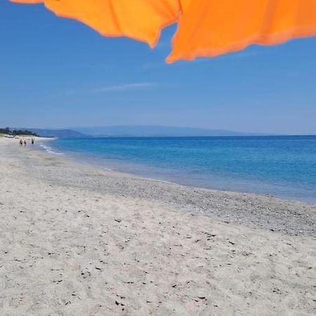 L'Isola Dei Vacanzieri Sant'Andrea Apostolo dello Ionio Exteriör bild