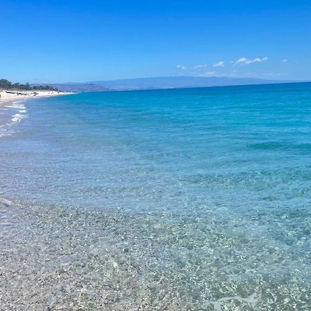 L'Isola Dei Vacanzieri Sant'Andrea Apostolo dello Ionio Exteriör bild