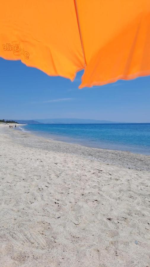L'Isola Dei Vacanzieri Sant'Andrea Apostolo dello Ionio Exteriör bild